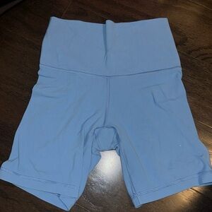 Aritzia TNA biker short